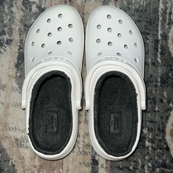 Crocs Classic Fuzz-Lined Clog - Picture 7 of 9